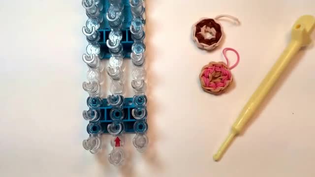  Loom Frosted Doughnut Charm English
