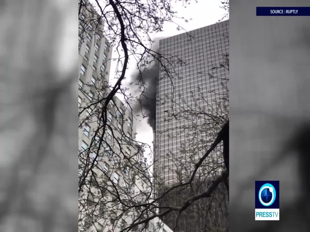 [8 April 2018] Smoke billows from Trump Tower after apartment fire - English