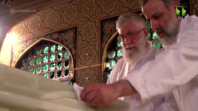 ولی امر مسلمین کےحرمِ امام رضا ؑ  میں روحانی مناظر | Farsi sub Urdu