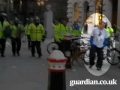 Video of police assault on Ian Tomlinson who died at the London G20 protest-English