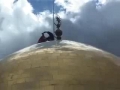حرم جناب زینب سلم اللہ علیہااپر پرچم لگائے جانے کی ویڈیو Arabic sub Farsi