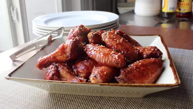 [Cooking] Honey Sriracha Chicken Wings and the Secret to Crispy Baked Wings - English
